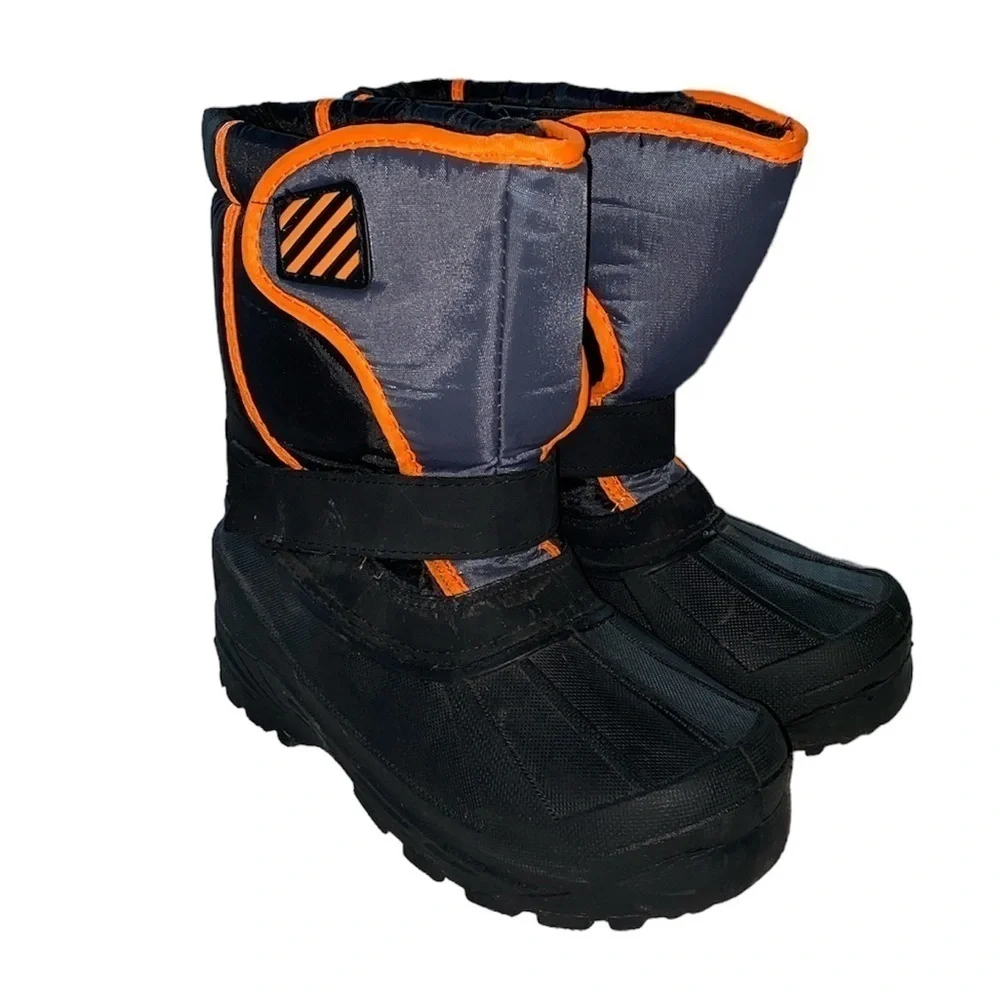 Youth boots snow winter slip in Velcro closure reflective strips size 4